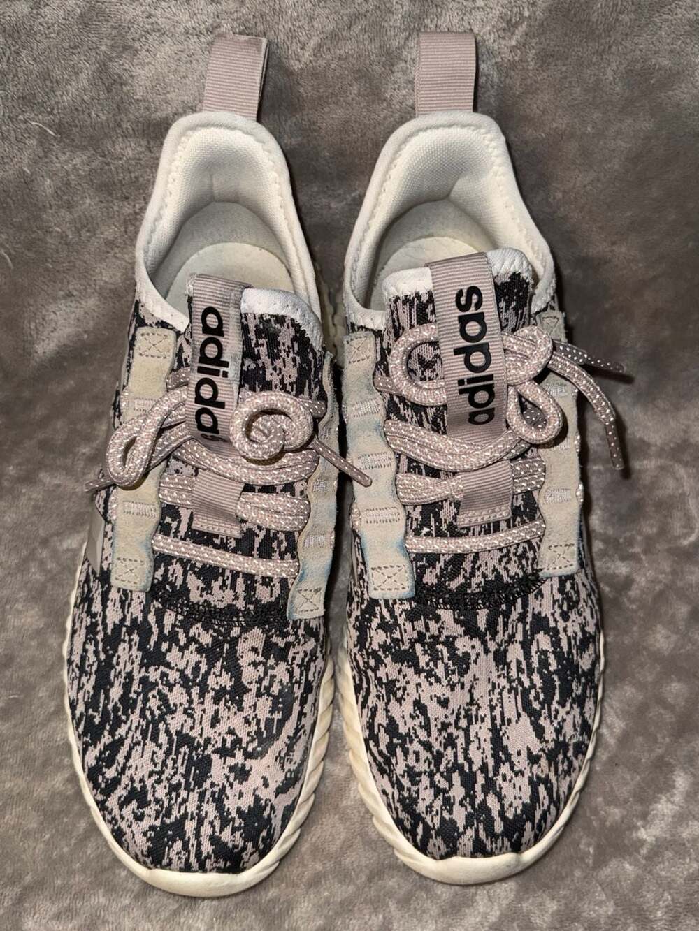 Adidas Kaptir 3.0 Running Sneakers in Vapour Grey/Black/Chalk White Women’s Sz 9